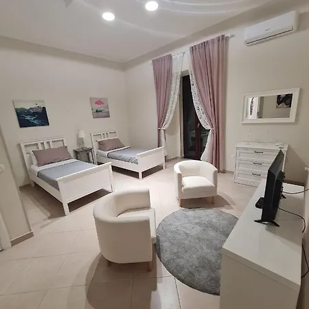 Palizzi's Behind Plebiscite Square Apartment *